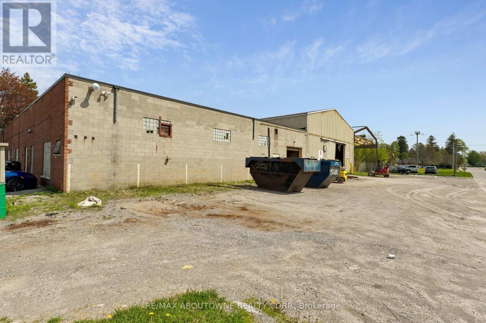 1719 Charles Street, Whitby, Ontario  L1N 1C3 - Photo 2 - E13150406