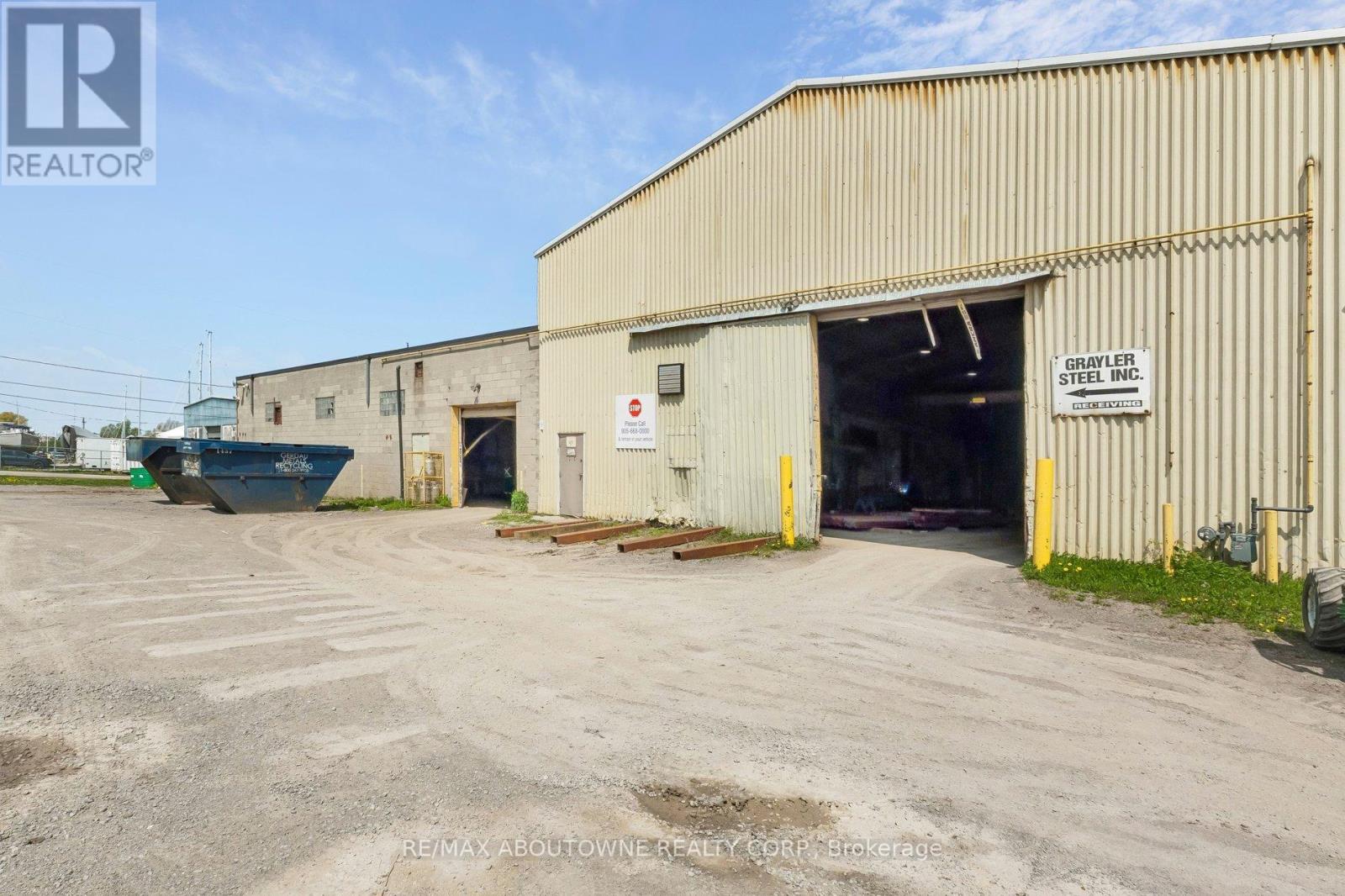 1719 Charles Street, Whitby, Ontario  L1N 1C3 - Photo 3 - E13150406