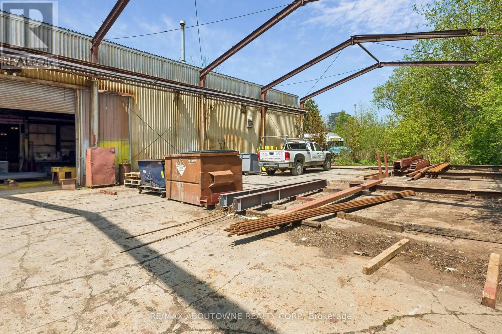1719 Charles Street, Whitby, Ontario  L1N 1C3 - Photo 44 - E13150406
