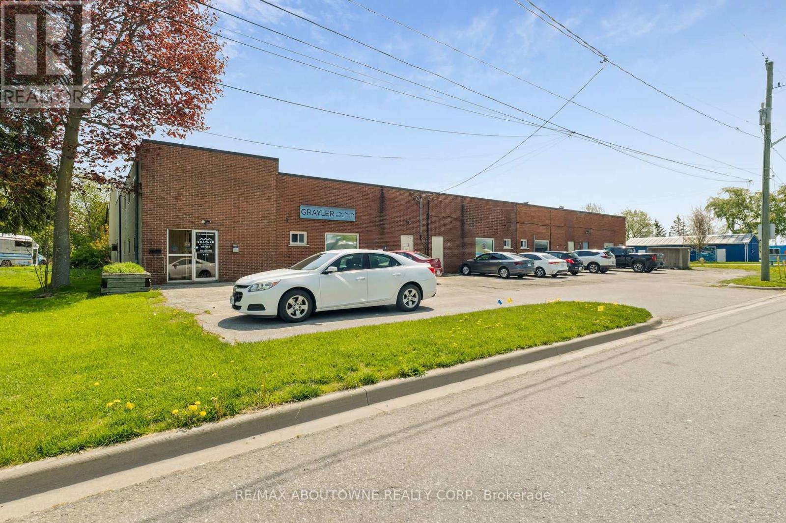 1719 Charles Street, Whitby, Ontario  L1N 1C3 - Photo 8 - E13150406