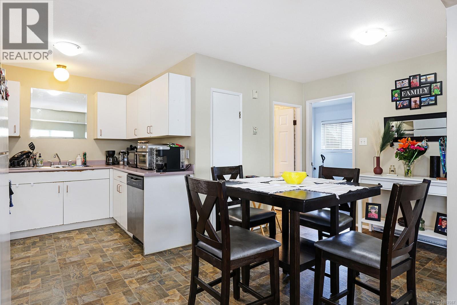 501 7th Ave, Campbell River, British Columbia  V9W 4A2 - Photo 13 - 1037087