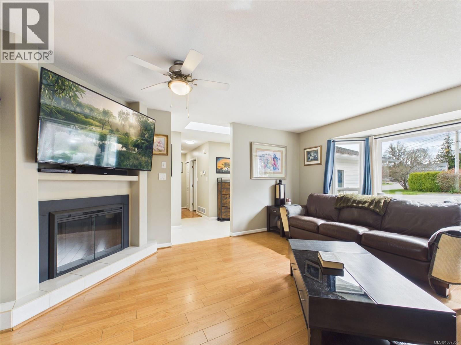 891 Esslinger Rd, French Creek, British Columbia  V9P 2R1 - Photo 2 - 1037356