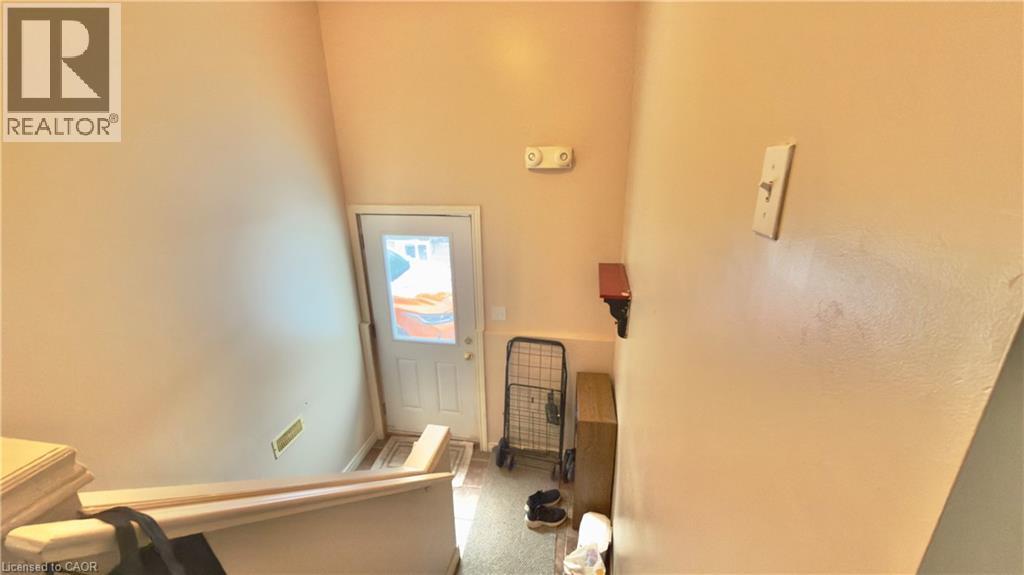 16 Marshall Street Unit# B, Waterloo, Ontario  N2J 2T2 - Photo 10 - 40831870