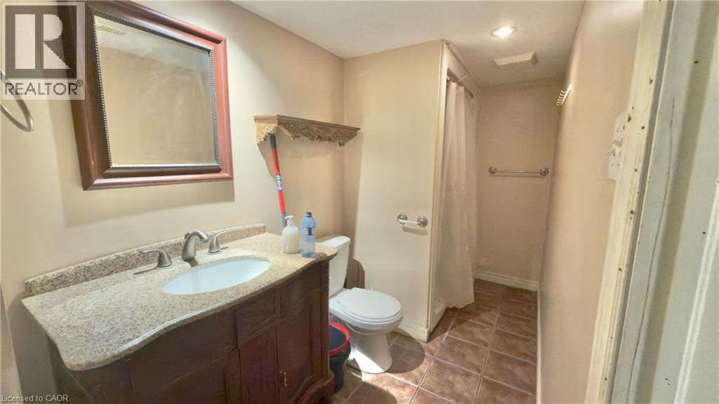 16 Marshall Street Unit# B, Waterloo, Ontario  N2J 2T2 - Photo 12 - 40831870