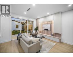 2 3623 TRIUMPH STREET, Vancouver, British Columbia