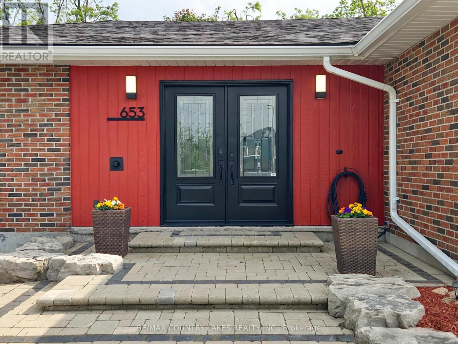 653 Simcoe Street, Brock, Ontario  L0K 1A0 - Photo 2 - N13150092
