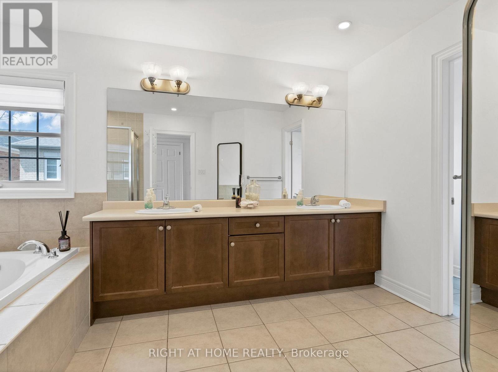 8 Yemina Gate, Vaughan, Ontario  L6A 0G9 - Photo 24 - N13150284