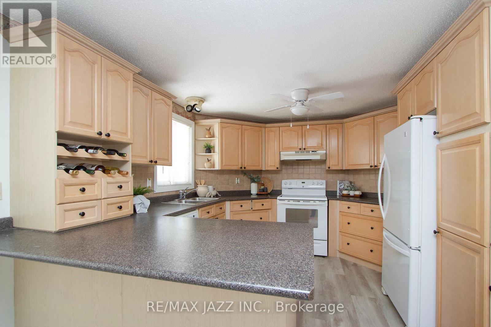 13 Steelhead Lane, Clarington, Ontario  L1B 1B4 - Photo 7 - E12903578