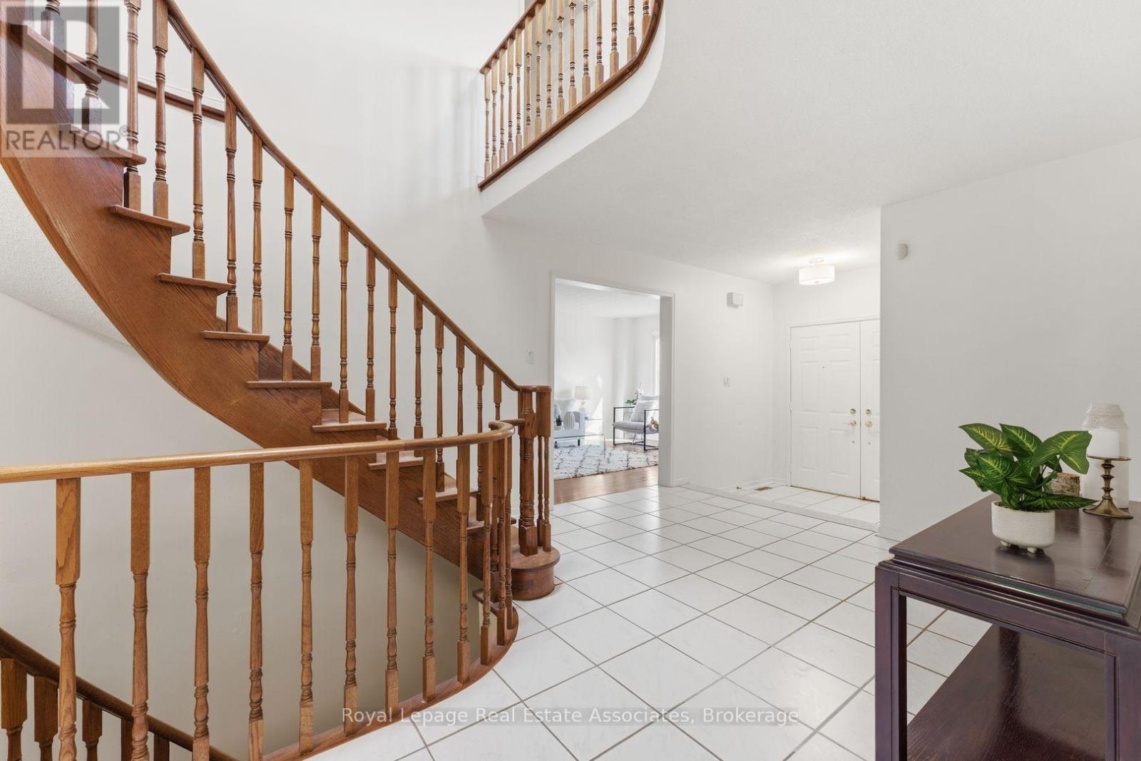 5211 Micmac Crescent, Mississauga, Ontario  L5R 2E2 - Photo 11 - W13150036