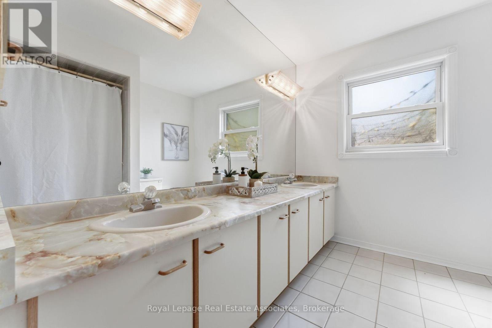 5211 Micmac Crescent, Mississauga, Ontario  L5R 2E2 - Photo 39 - W13150036
