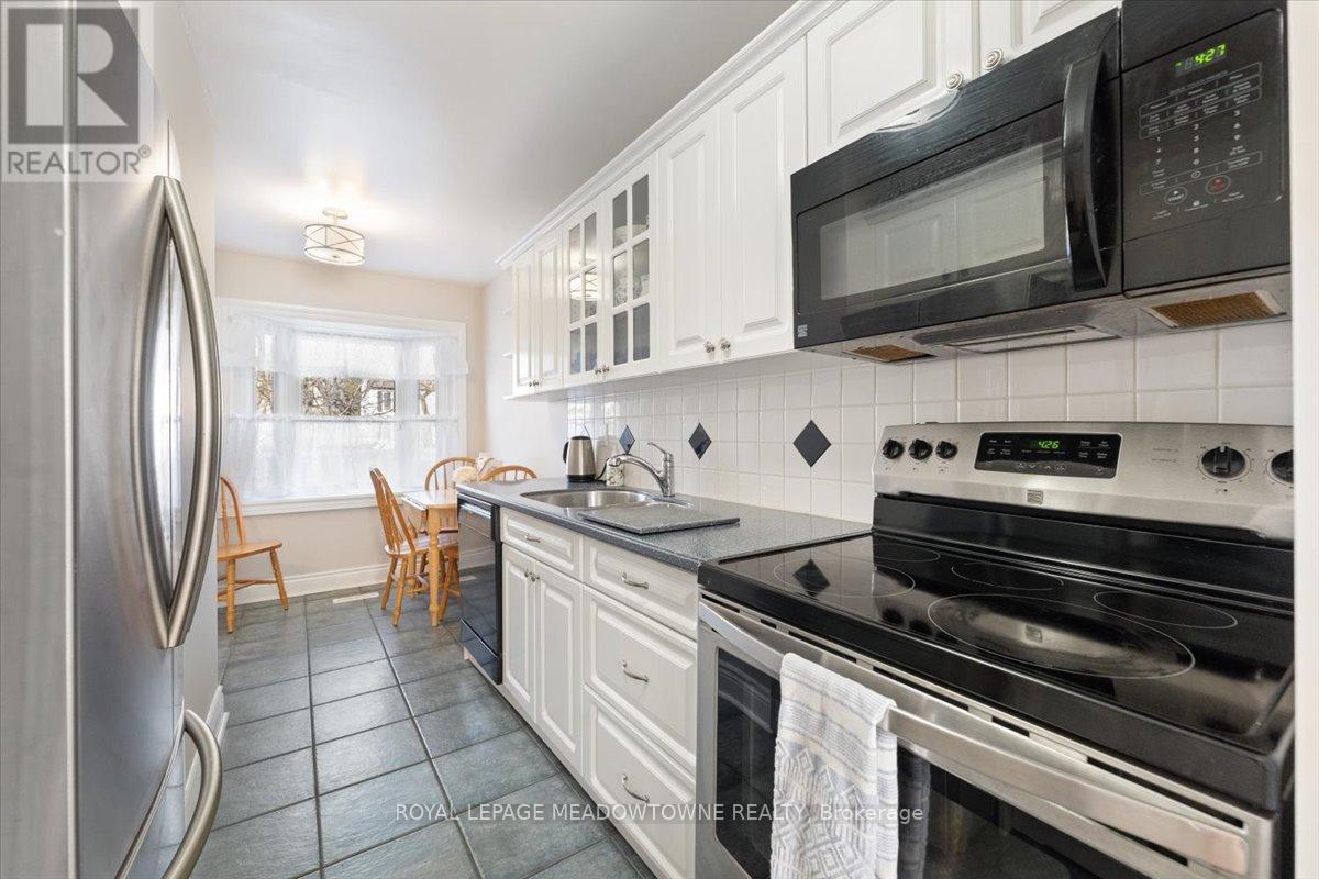 2945 Nipiwin Drive, Mississauga, Ontario  L5N 1Y1 - Photo 12 - W13150064