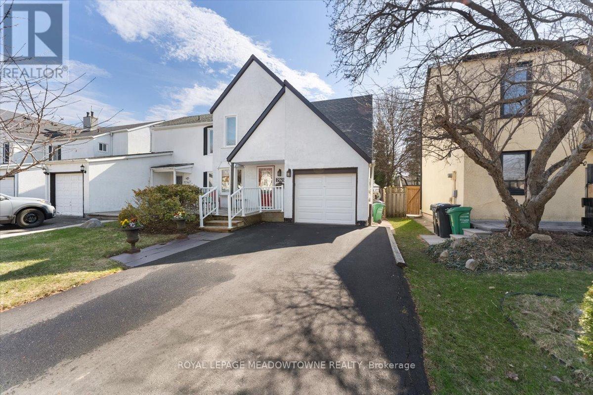 2945 Nipiwin Drive, Mississauga, Ontario  L5N 1Y1 - Photo 3 - W13150064