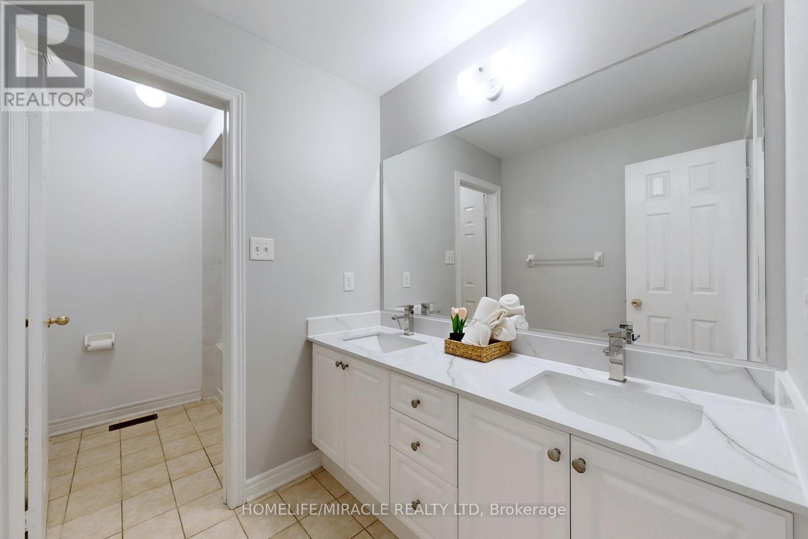 63 Sleightholme Crescent, Brampton, Ontario  L6P 3E7 - Photo 21 - W13150066