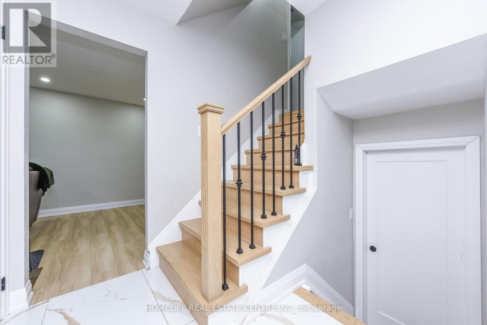 5 Bay Crest Drive, Brampton, Ontario  L6Z 1H5 - Photo 14 - W13150070