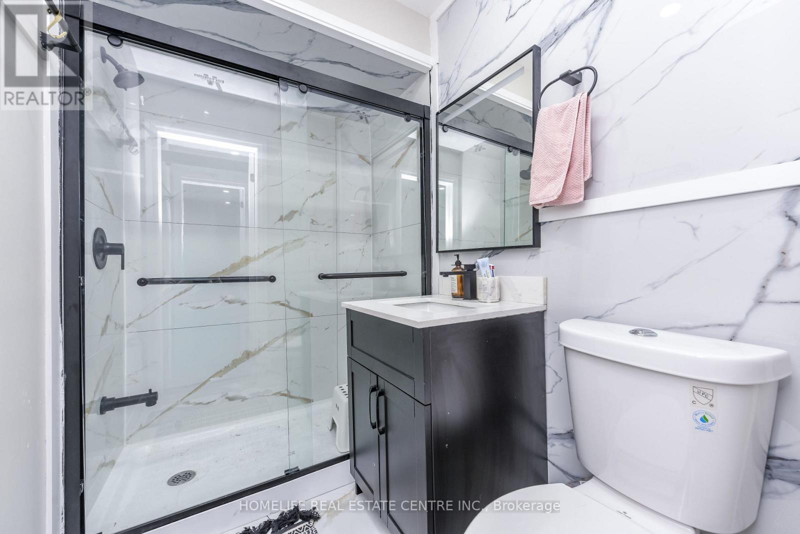 5 Bay Crest Drive, Brampton, Ontario  L6Z 1H5 - Photo 17 - W13150070