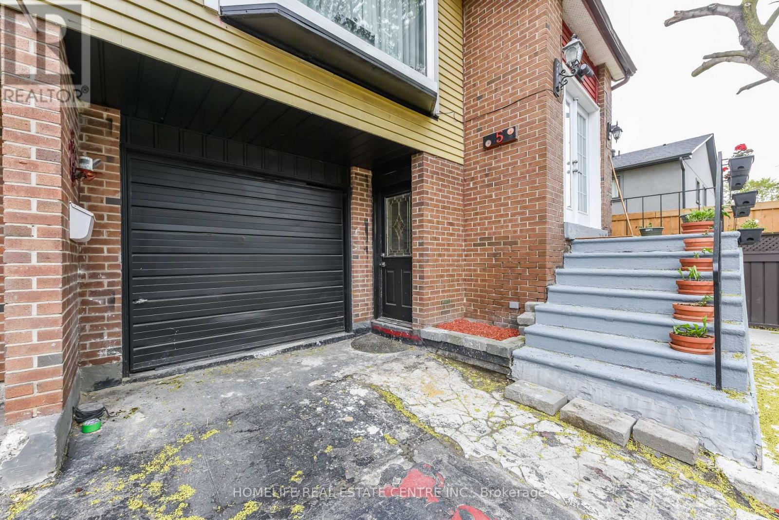 5 Bay Crest Drive, Brampton, Ontario  L6Z 1H5 - Photo 19 - W13150070