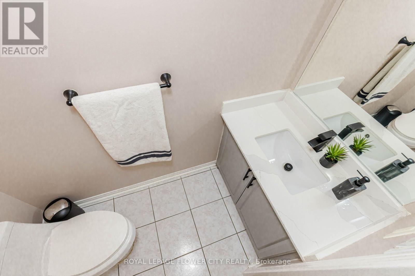 119 Morningmist Street, Brampton, Ontario  L6R 2A9 - Photo 13 - W13150146