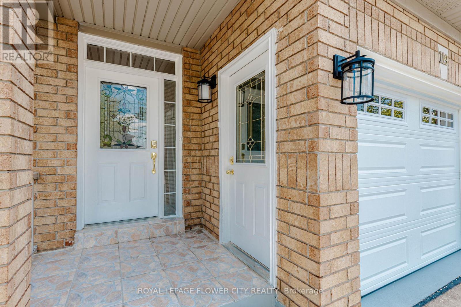 119 Morningmist Street, Brampton, Ontario  L6R 2A9 - Photo 2 - W13150146