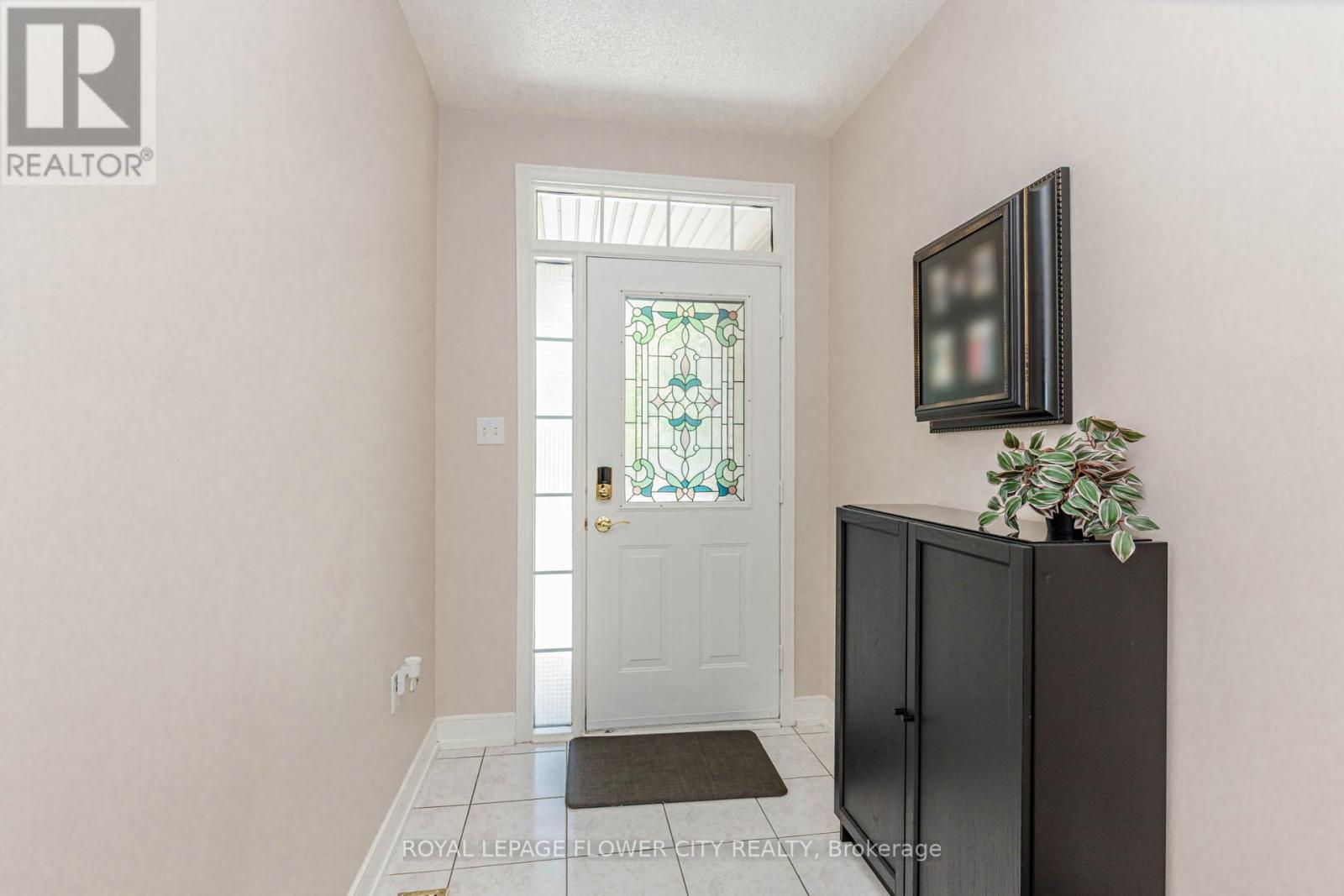 119 Morningmist Street, Brampton, Ontario  L6R 2A9 - Photo 4 - W13150146
