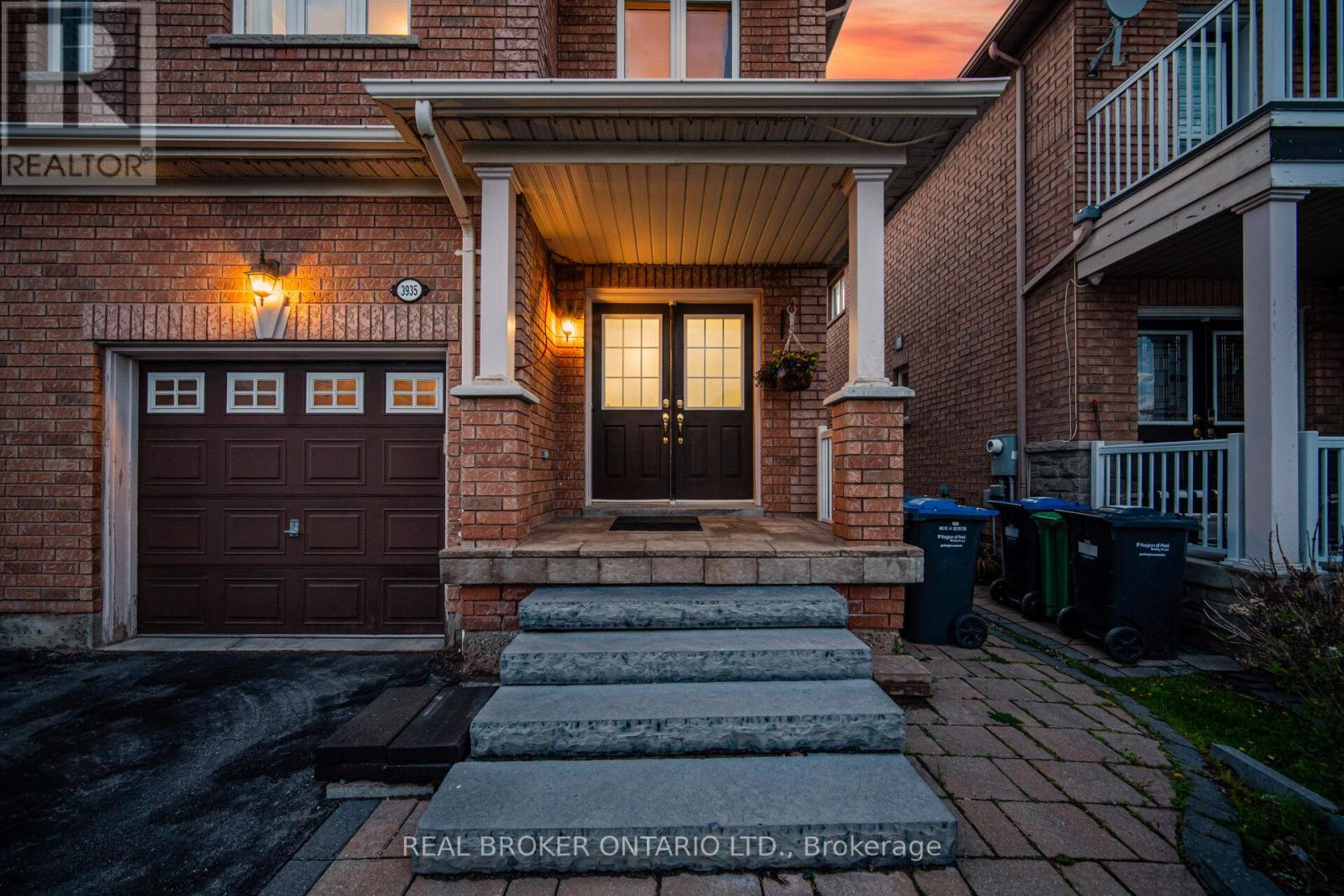 3935 Skyview Street, Mississauga (Churchill Meadows), Ontario  L5M 8A2 - Photo 4 - W13150156