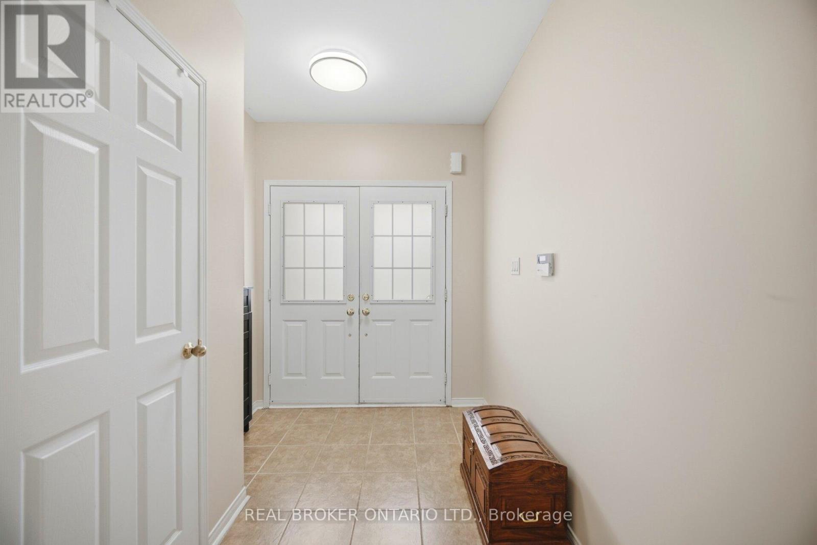 3935 Skyview Street, Mississauga (Churchill Meadows), Ontario  L5M 8A2 - Photo 6 - W13150156