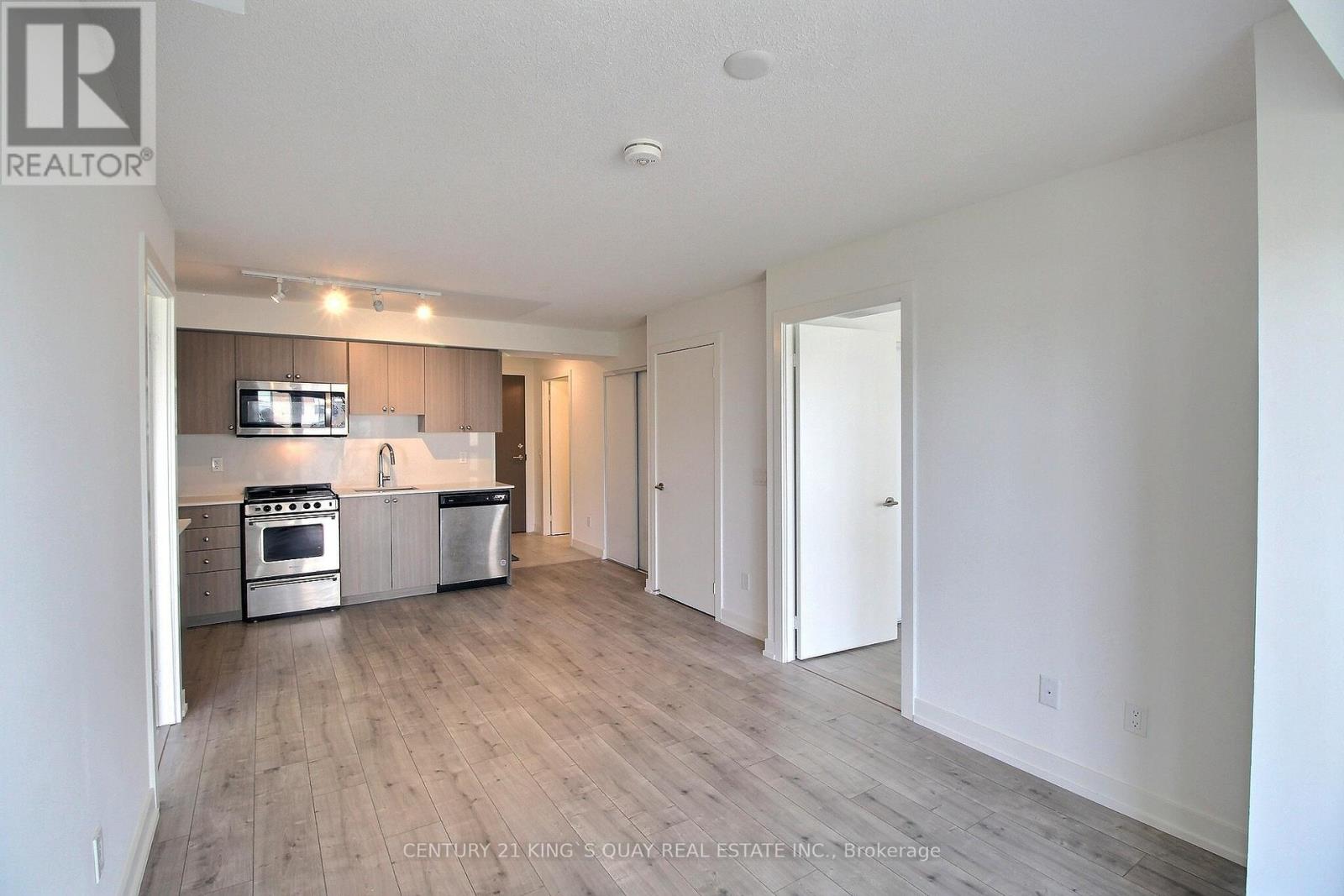 907 - 10 Wilby Crescent, Toronto, Ontario  M9N 0B6 - Photo 3 - W13150160