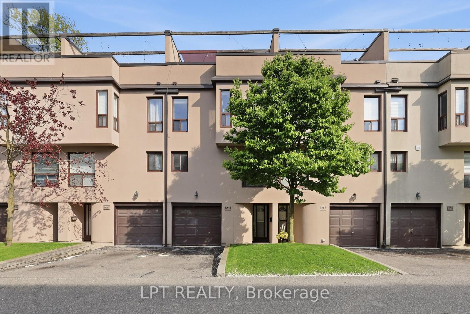 21 - 24 Reid Drive