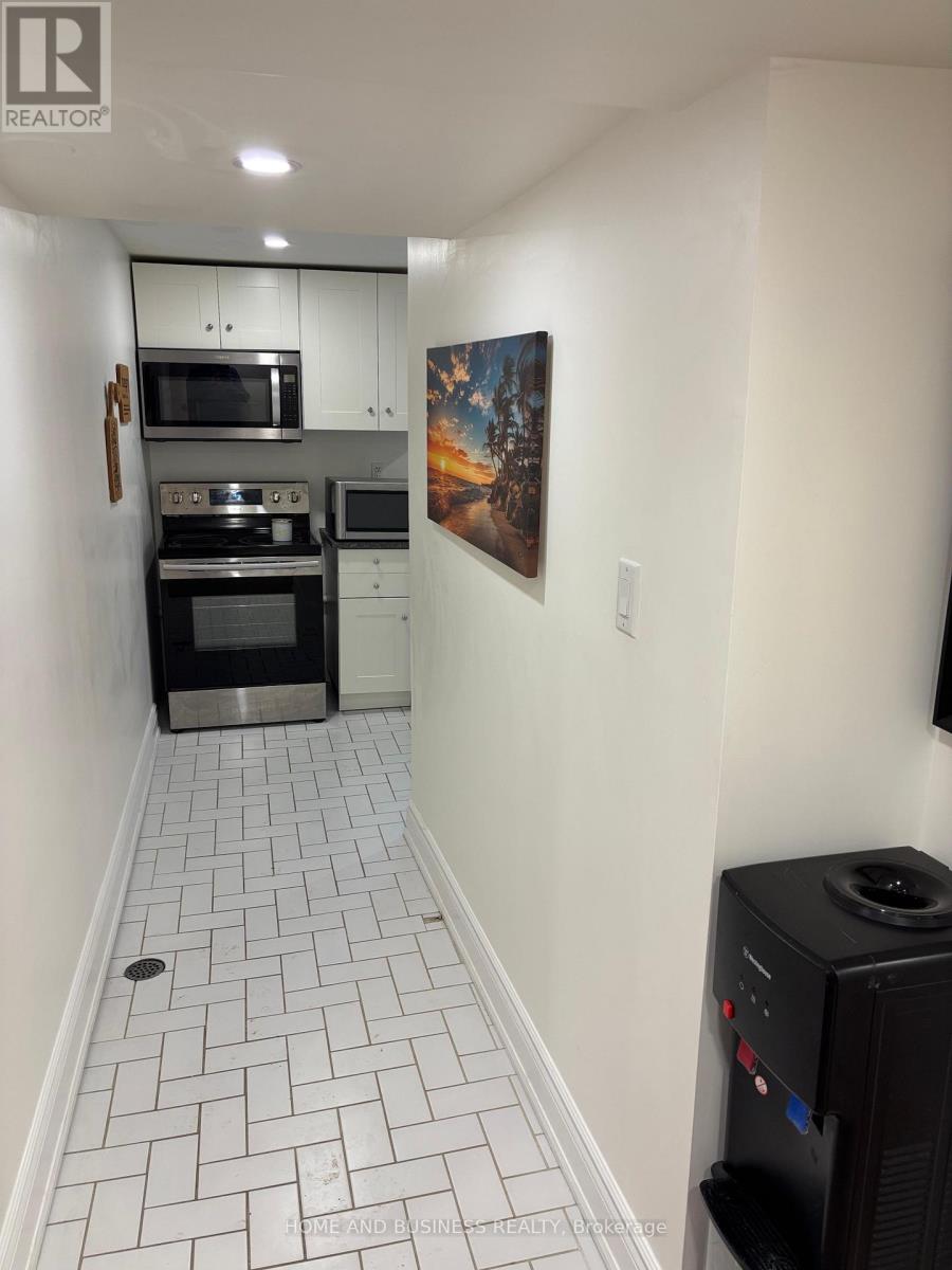 Bsmt - 5651 Turney Drive, Mississauga, Ontario  L5M 1A1 - Photo 11 - W13150238
