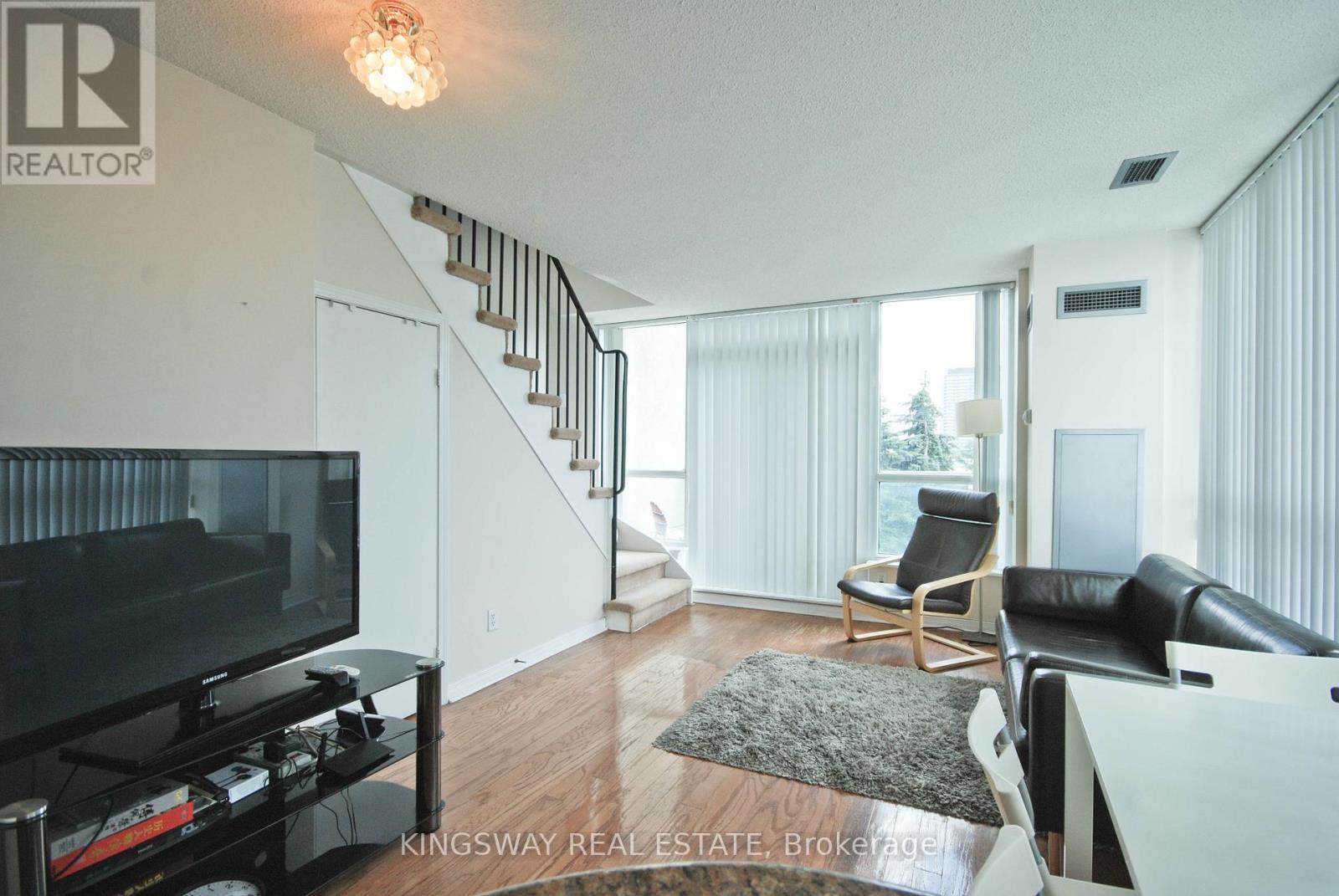 206 - 2585 Erin Centre Boulevard, Mississauga, Ontario  L5M 5Z2 - Photo 3 - W13150246