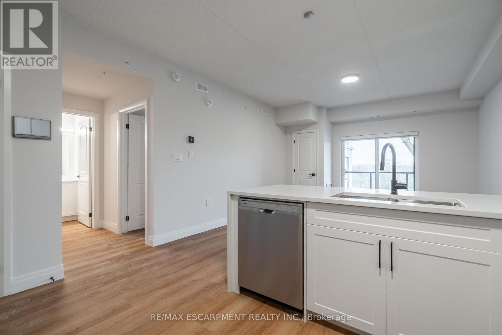 401 - 6415 Regional Road 25, Milton, Ontario  L9T 8R2 - Photo 3 - W13150278