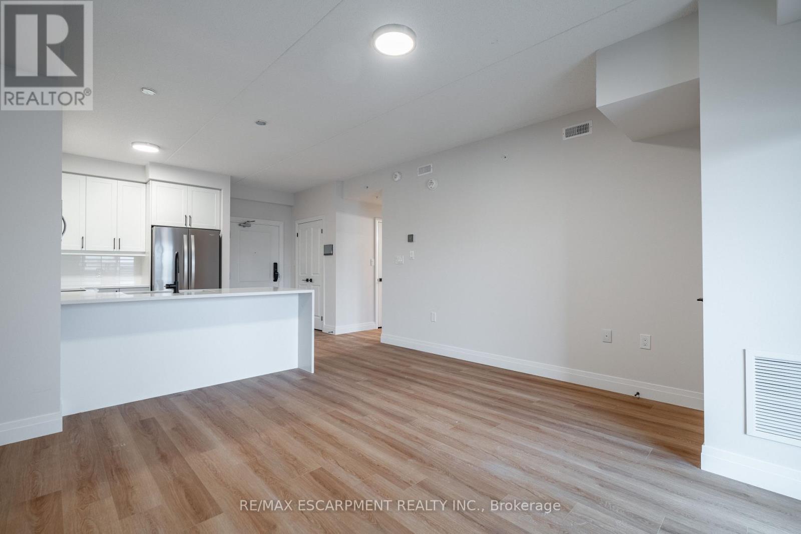 401 - 6415 Regional Road 25, Milton, Ontario  L9T 8R2 - Photo 4 - W13150278