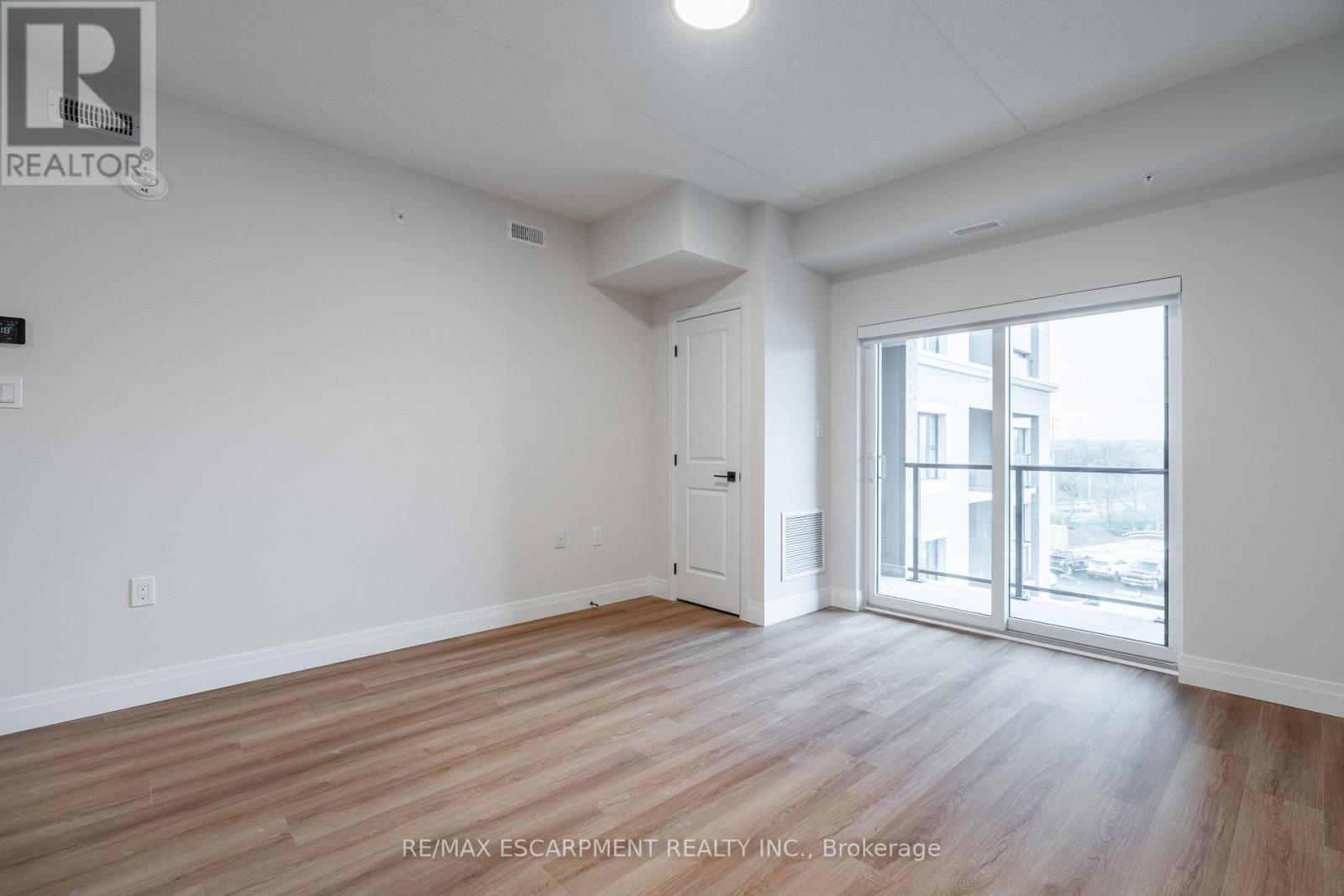 401 - 6415 Regional Road 25, Milton, Ontario  L9T 8R2 - Photo 5 - W13150278