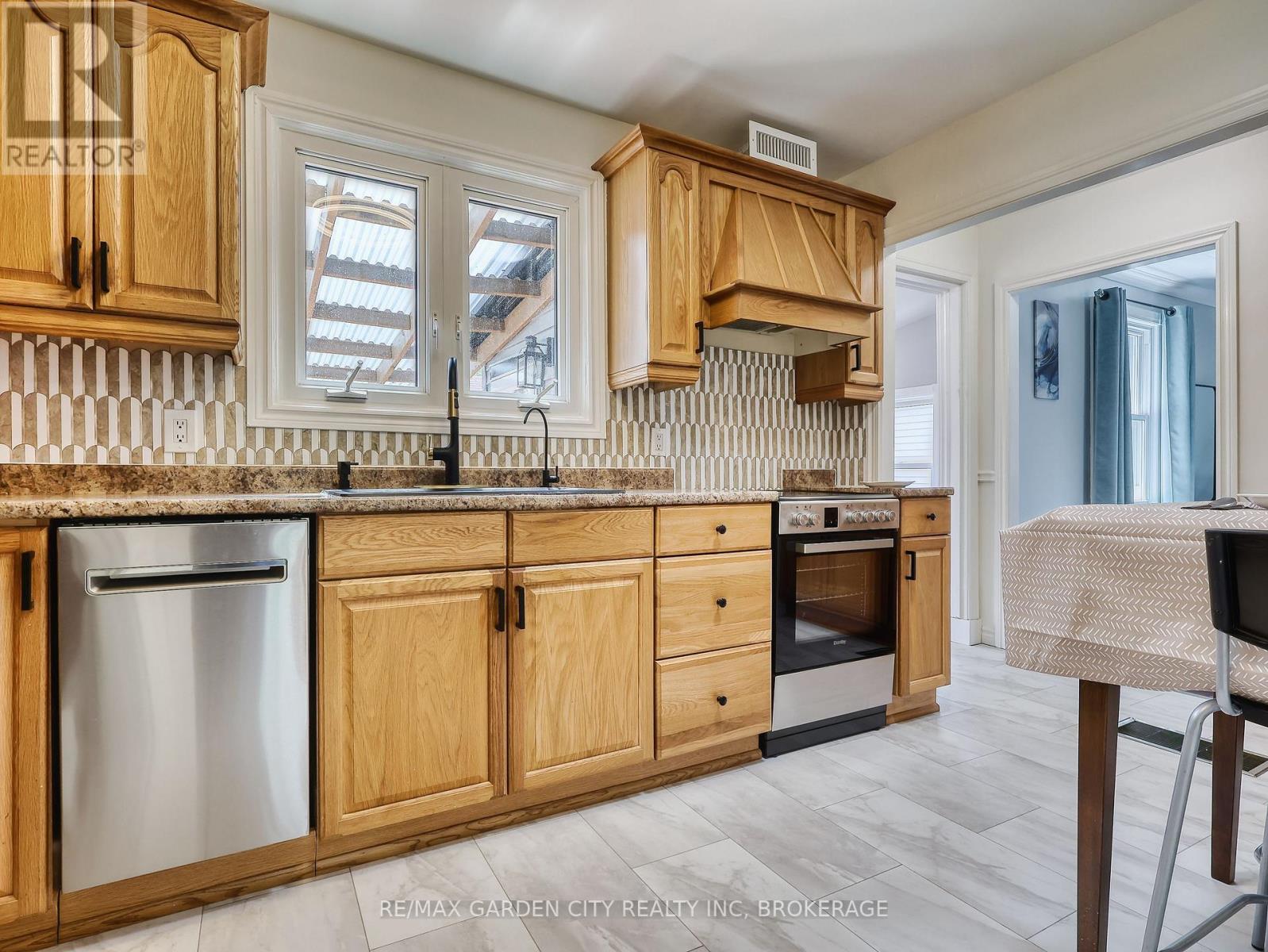 84 Lincoln Avenue, St. Catharines (Oakdale), Ontario  L2P 2C9 - Photo 15 - X13150554