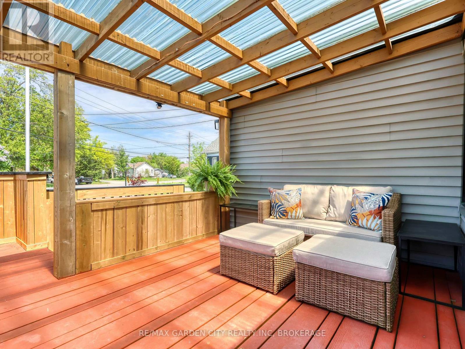 84 Lincoln Avenue, St. Catharines (Oakdale), Ontario  L2P 2C9 - Photo 6 - X13150554