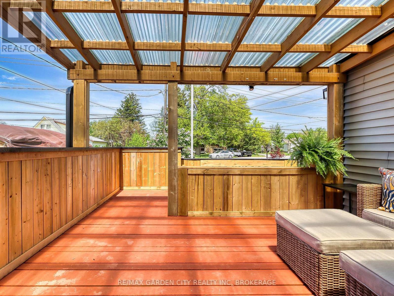 84 Lincoln Avenue, St. Catharines (Oakdale), Ontario  L2P 2C9 - Photo 7 - X13150554