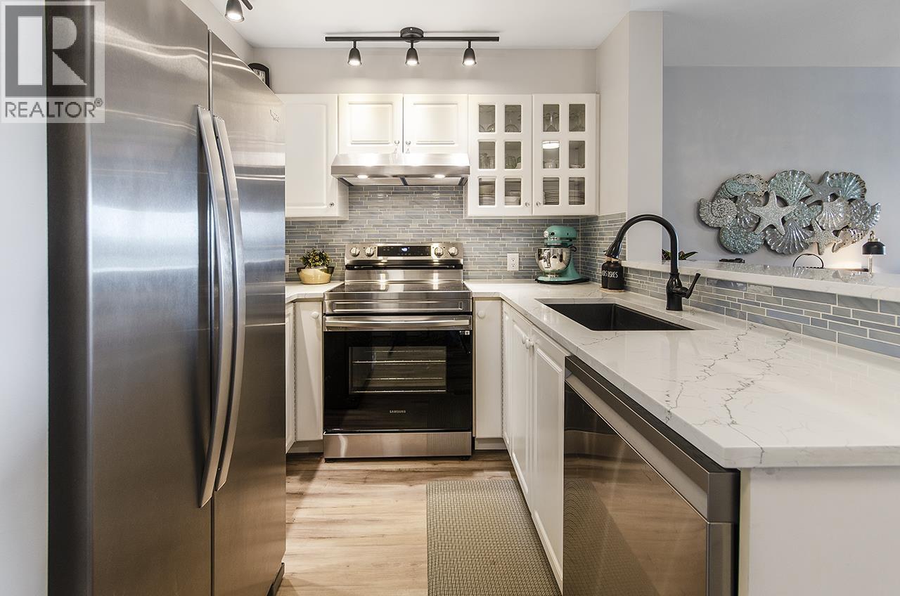 305 155 E 3rd Street, North Vancouver, British Columbia  V7L 1E5 - Photo 4 - R3125513