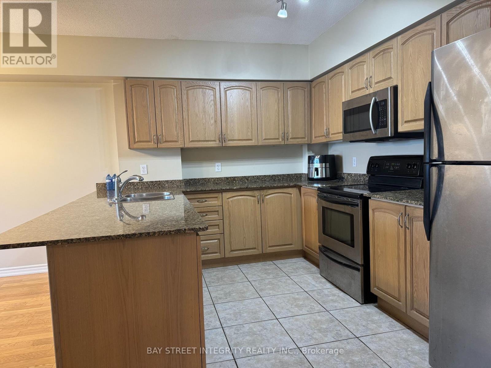 402 - 47 Caroline Street N, Hamilton, Ontario  L8R 2R6 - Photo 4 - X13150110