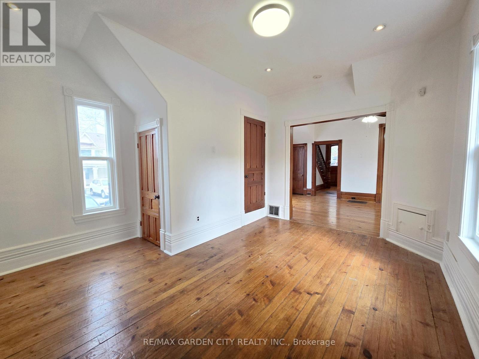 7 Ontario Street, Grimsby, Ontario L3M 3G8 - Photo 13 - X13150232