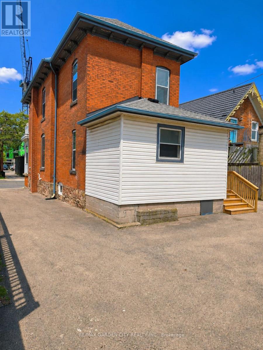 7 Ontario Street, Grimsby, Ontario L3M 3G8 - Photo 4 - X13150232