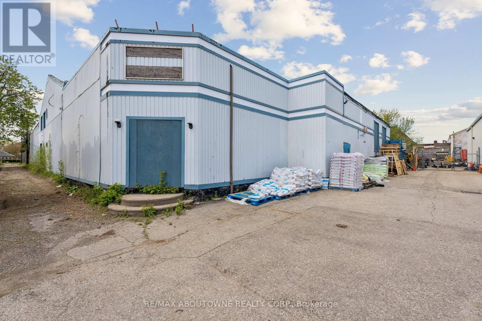 70 Wadsworth Street, Brantford, Ontario  N3T 3V9 - Photo 2 - X13150280