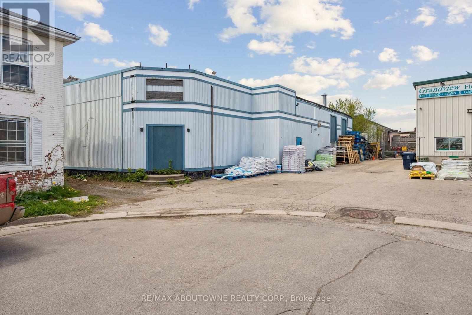 70 Wadsworth Street, Brantford, Ontario  N3T 3V9 - Photo 8 - X13150280