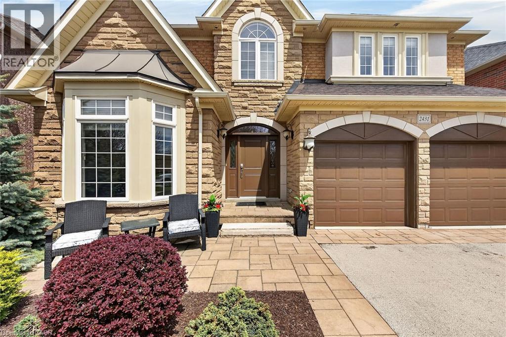 2431 Castlebrook Road, Oakville, Ontario  L6M 4Z2 - Photo 3 - 40831834