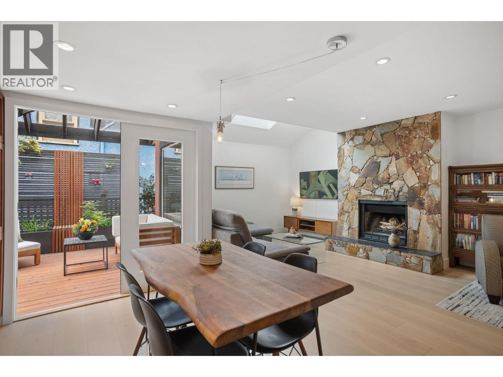 1382 Maple Street, Vancouver, British Columbia  V6J 3R9 - Photo 1 - R3125565