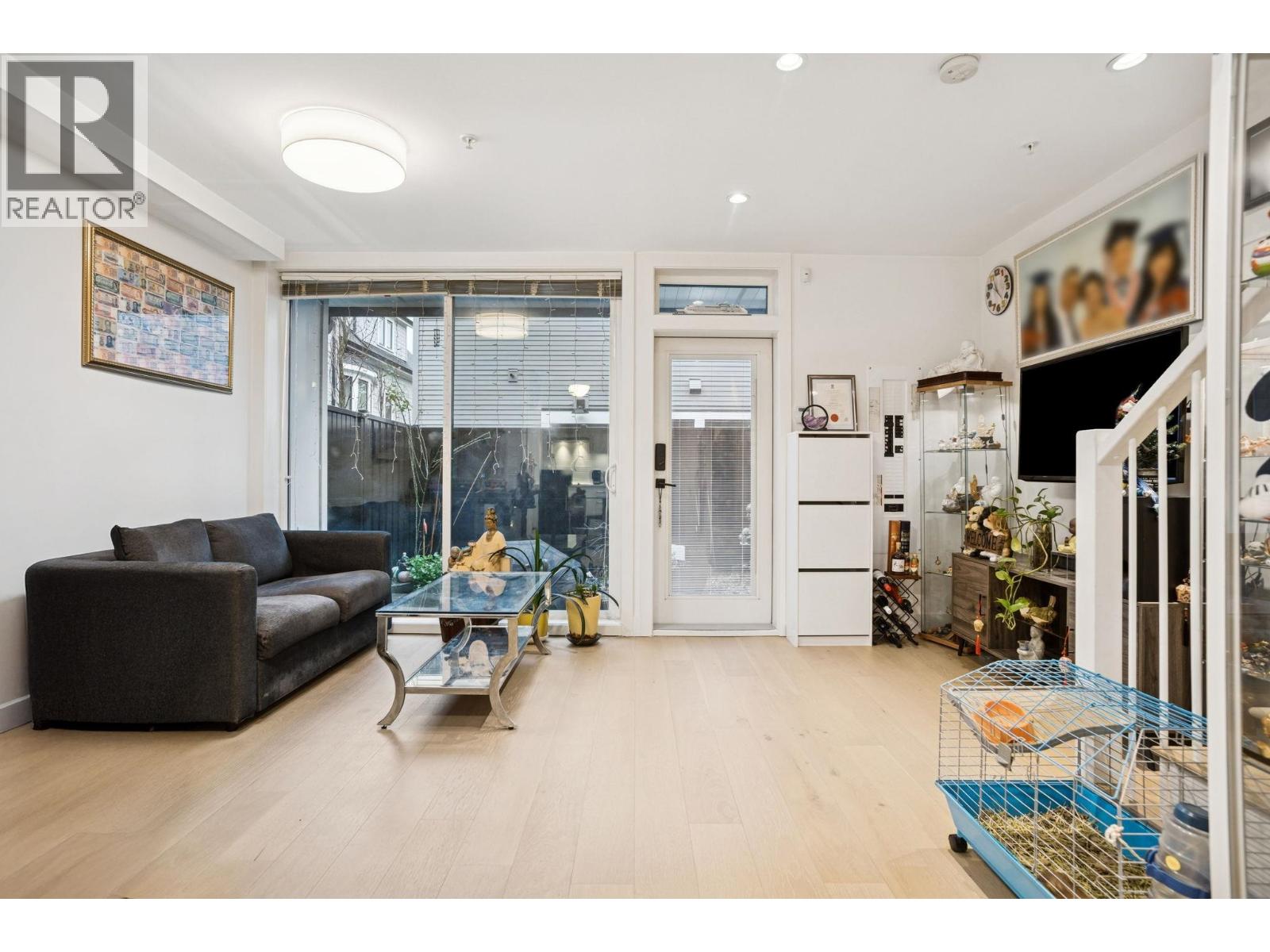 721 E 26th Avenue, Vancouver, British Columbia  V5V 2H9 - Photo 2 - R3125611