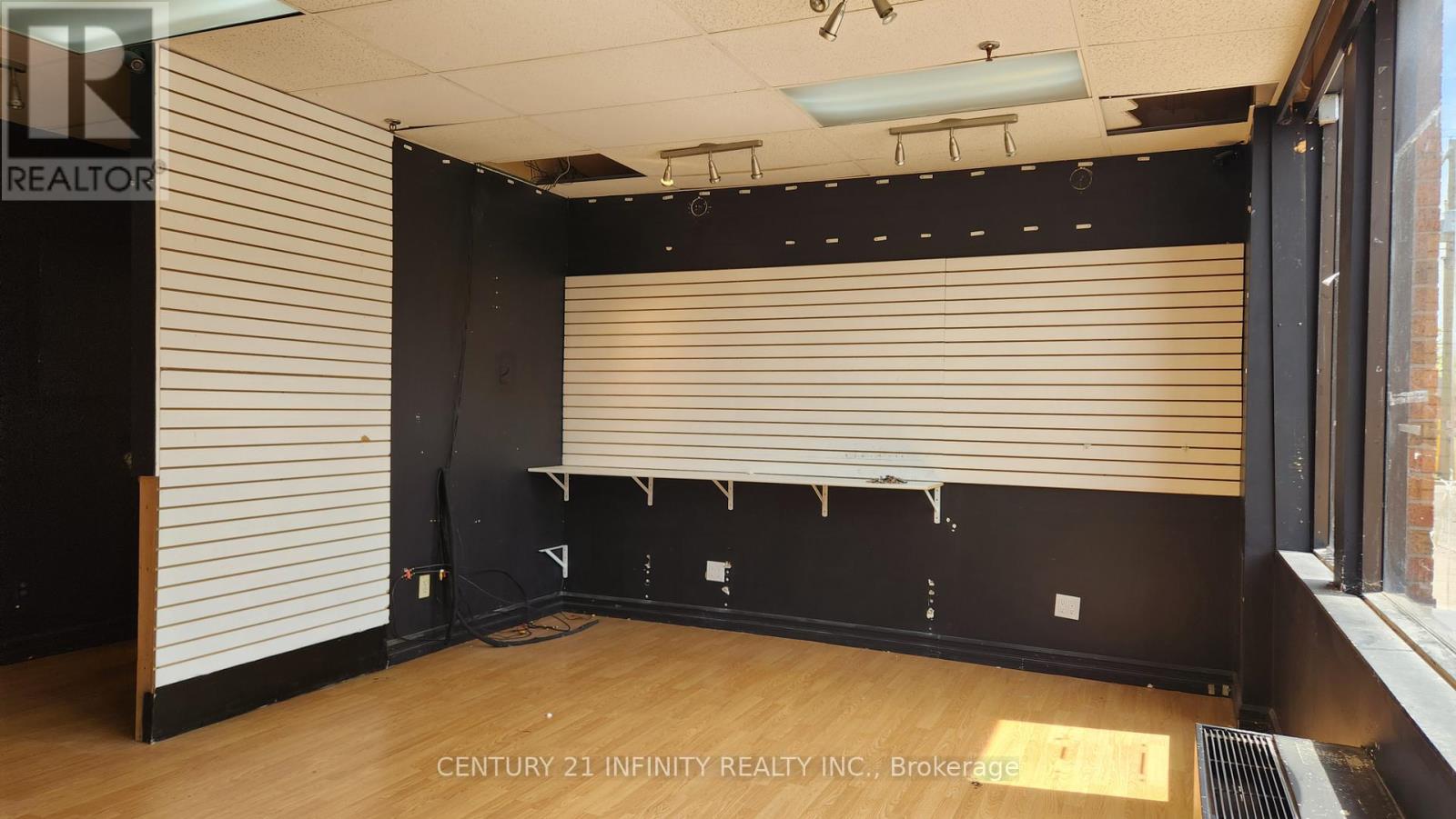 4 - 153 Brock Street N, Whitby, Ontario  L1N 4H3 - Photo 2 - E13150224