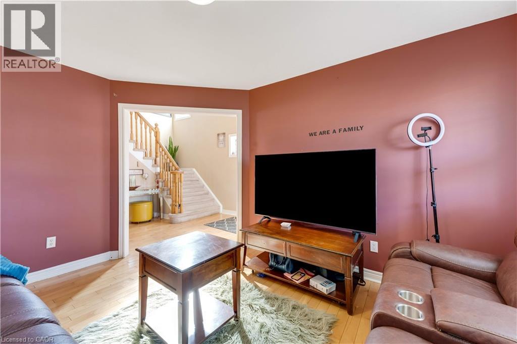 15 Copper Leaf Street, Kitchener, Ontario  N2E 3T3 - Photo 5 - 40824829