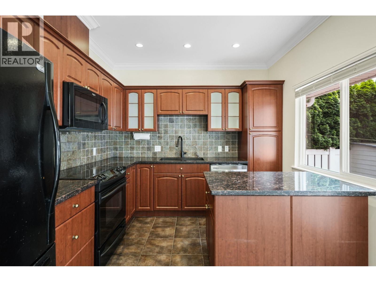 178 Pier Place, New Westminster, British Columbia  V3M 7A2 - Photo 11 - R3125568