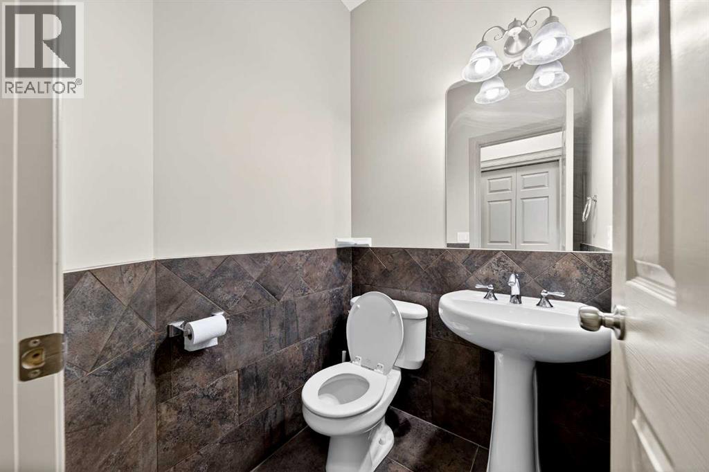 14 Springborough Crescent Sw, Calgary, Alberta  T3H 5M5 - Photo 9 - A2296186
