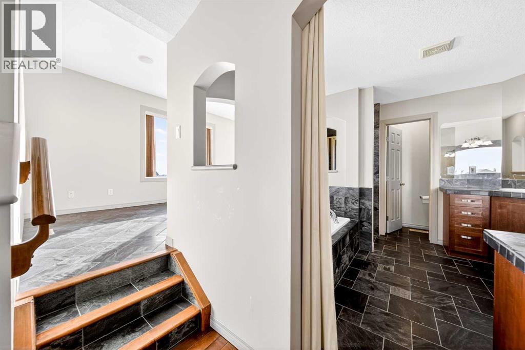 14 Springborough Crescent Sw, Calgary, Alberta  T3H 5M5 - Photo 32 - A2296186