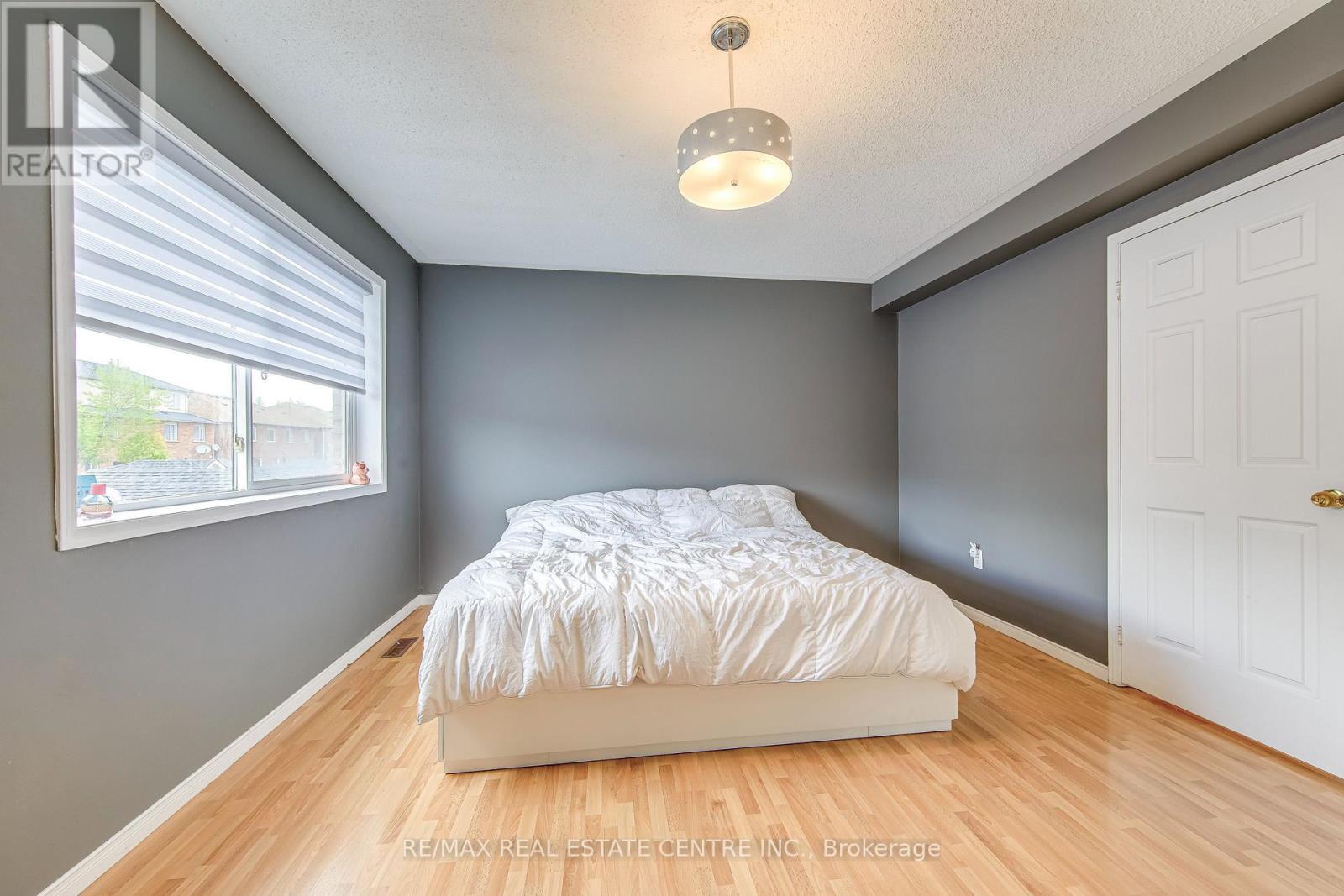 2080 St Clair Avenue W, Toronto, Ontario  M6N 1K3 - Photo 14 - W13150402